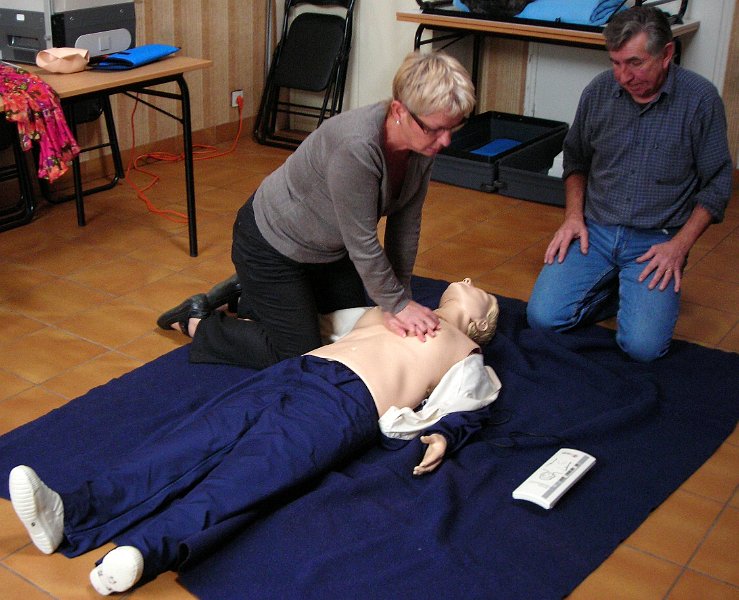 2010-10-19 04 Ventilation et massage cardiaque.JPG